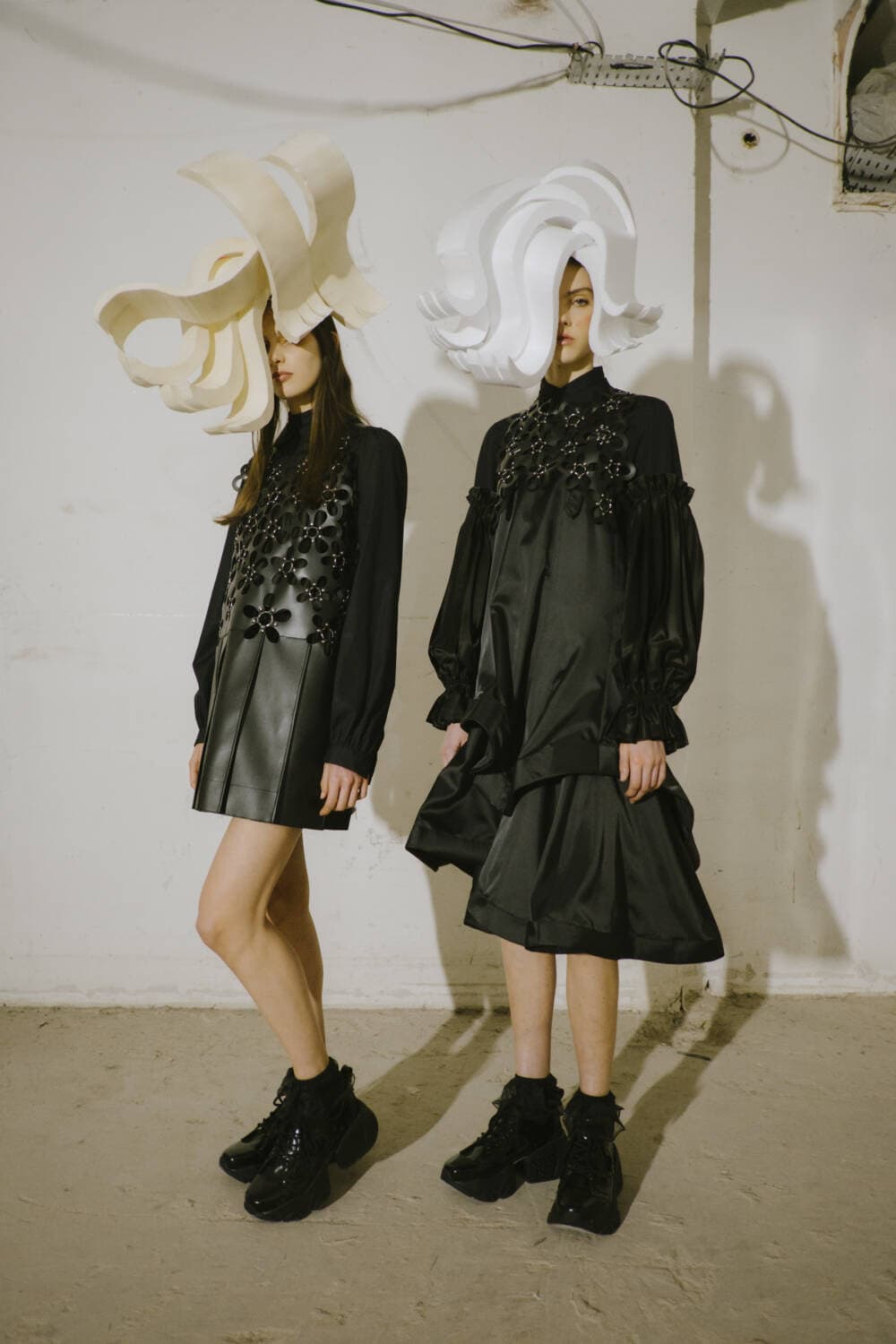 コグマ noir kei ninomiya noir kei ninomiya FW26 DARK BLOOMING Hair & Make up: Shinji